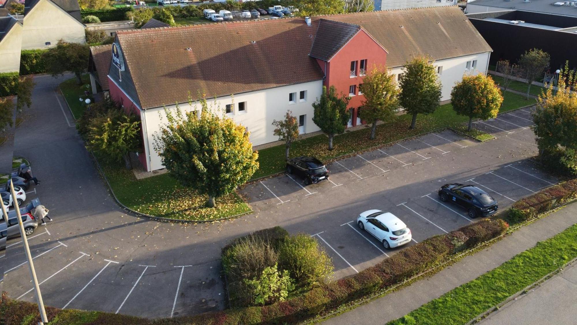 Hotel Nell Saint-Marcel  Eksteriør billede